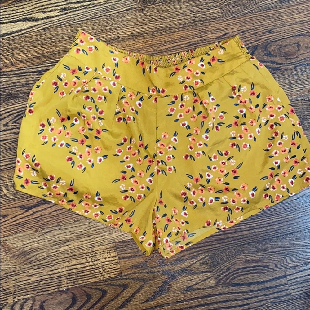 Hot & Delicious floral shorts